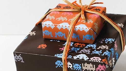 space-invaders-gift-wrap_1
