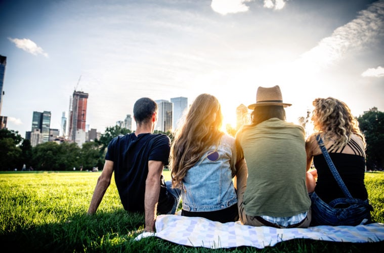 These are the best 4 places for guys to socialise and make friends IRL